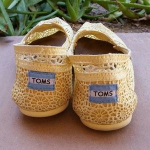"Crocheted" Toms